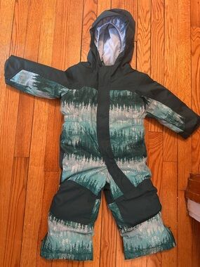 L.L. Bean Green and White Toddler Snowsuit 2T